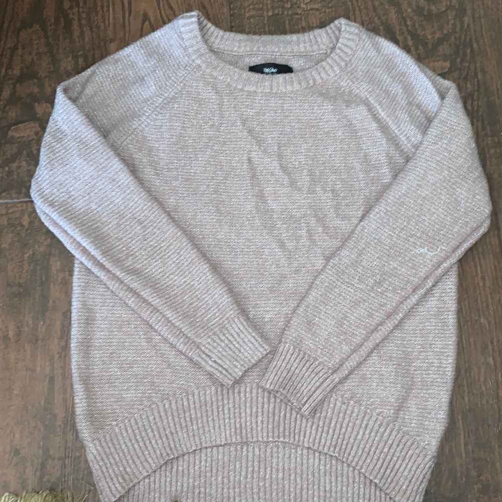 Super cute pink/white sweater.